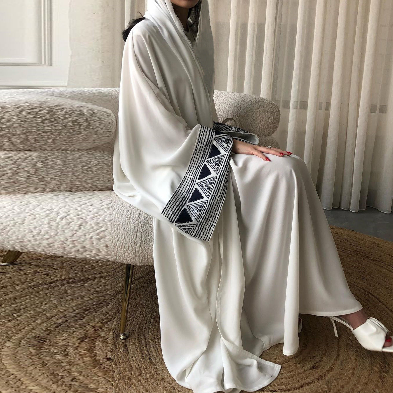 Royal Dubai Abaya mit Stickerei
