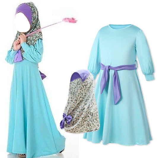 Dreiteiliges Kinderkleid mit Blumen-Hijab