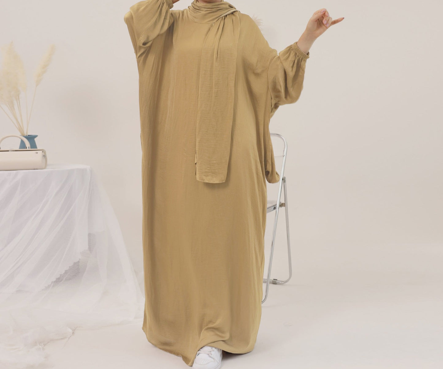 Abaya-Kleid mit Kopftuch