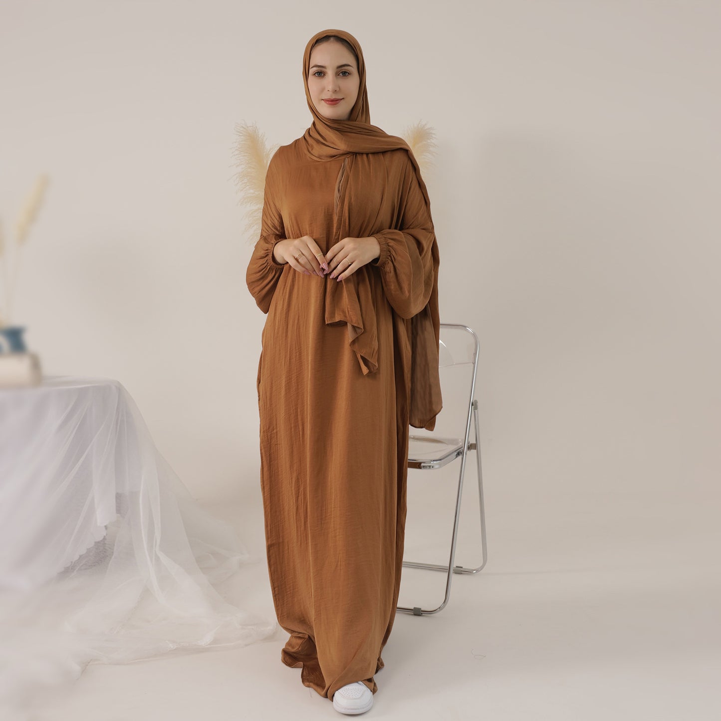 Abaya-Kleid mit Kopftuch