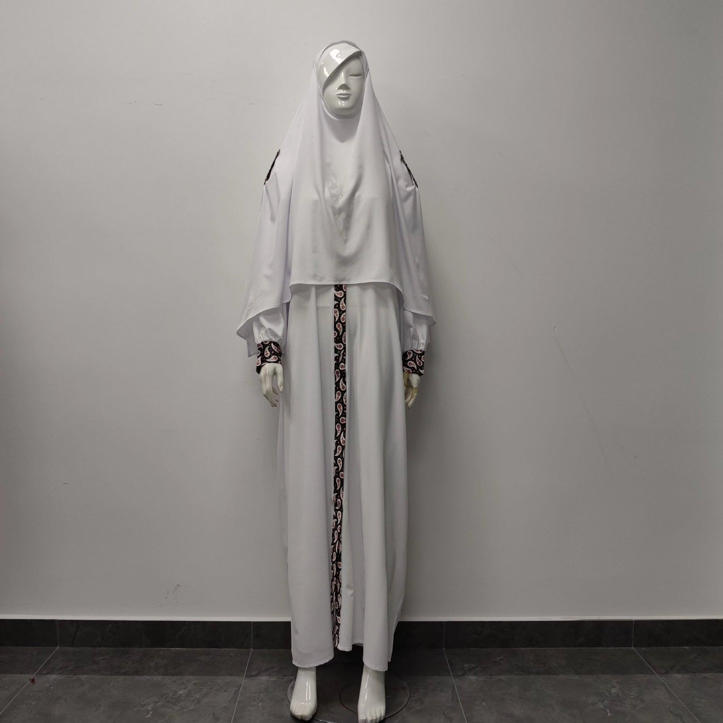 Hajj-Kleid mit Hijab