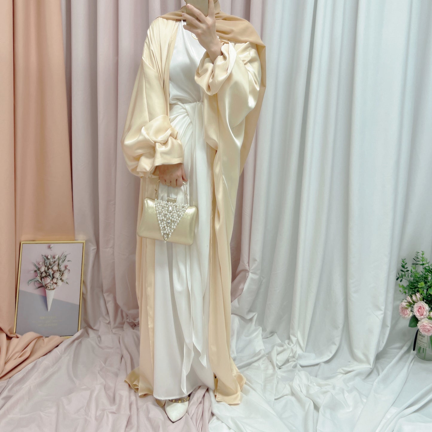 Satin Abaya mit Puff-Ärmel