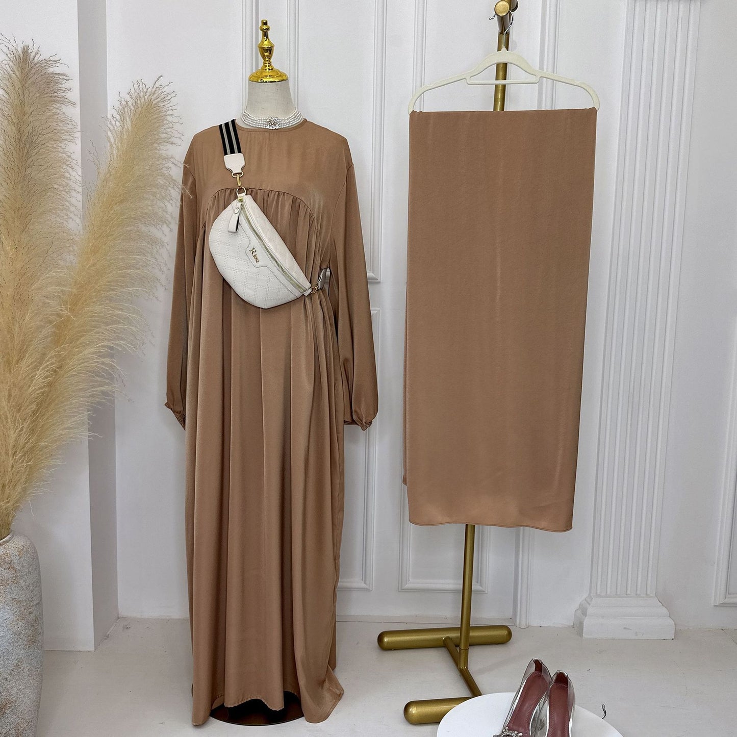 Oversize Kleid mit Hijab