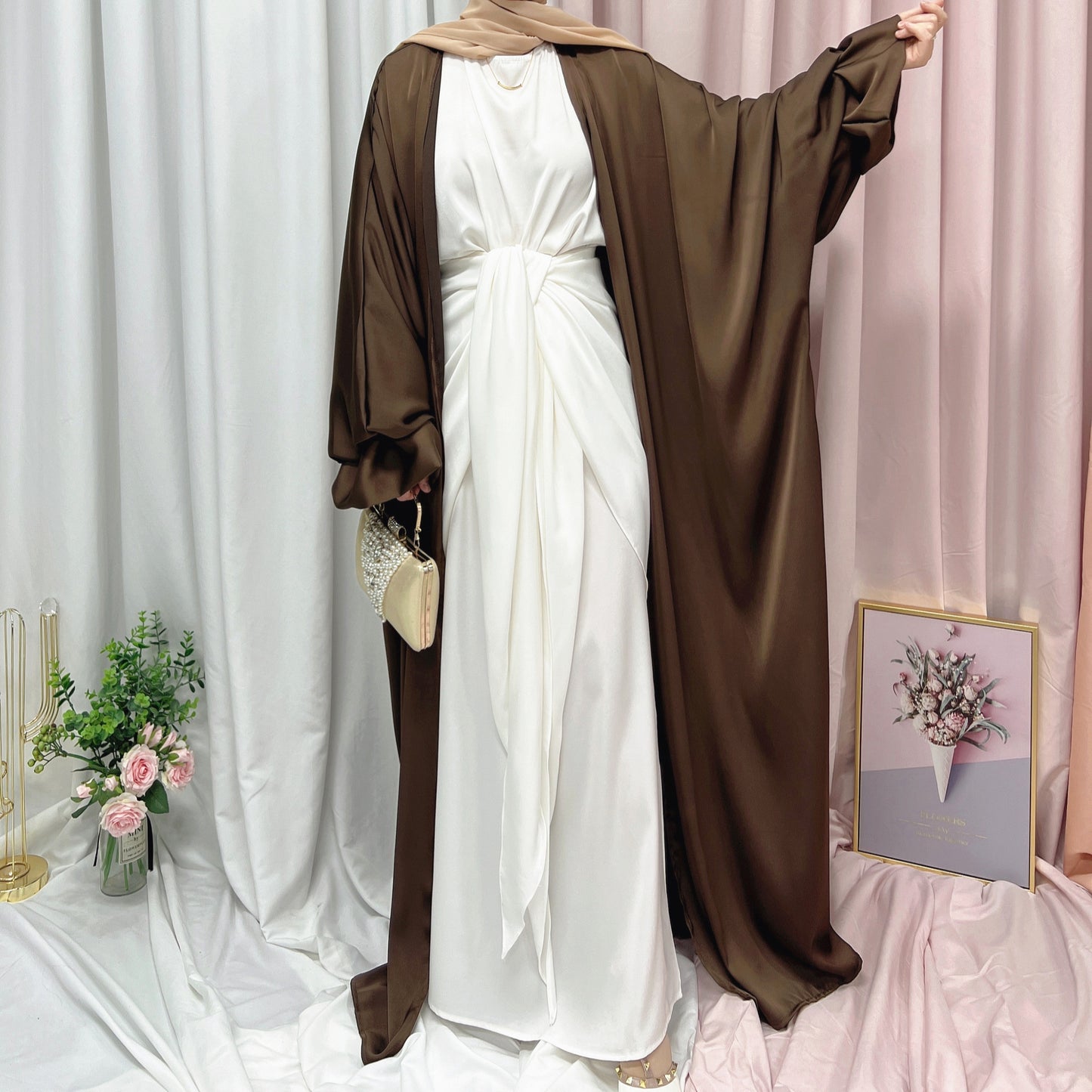 Satin Abaya mit Puff-Ärmel