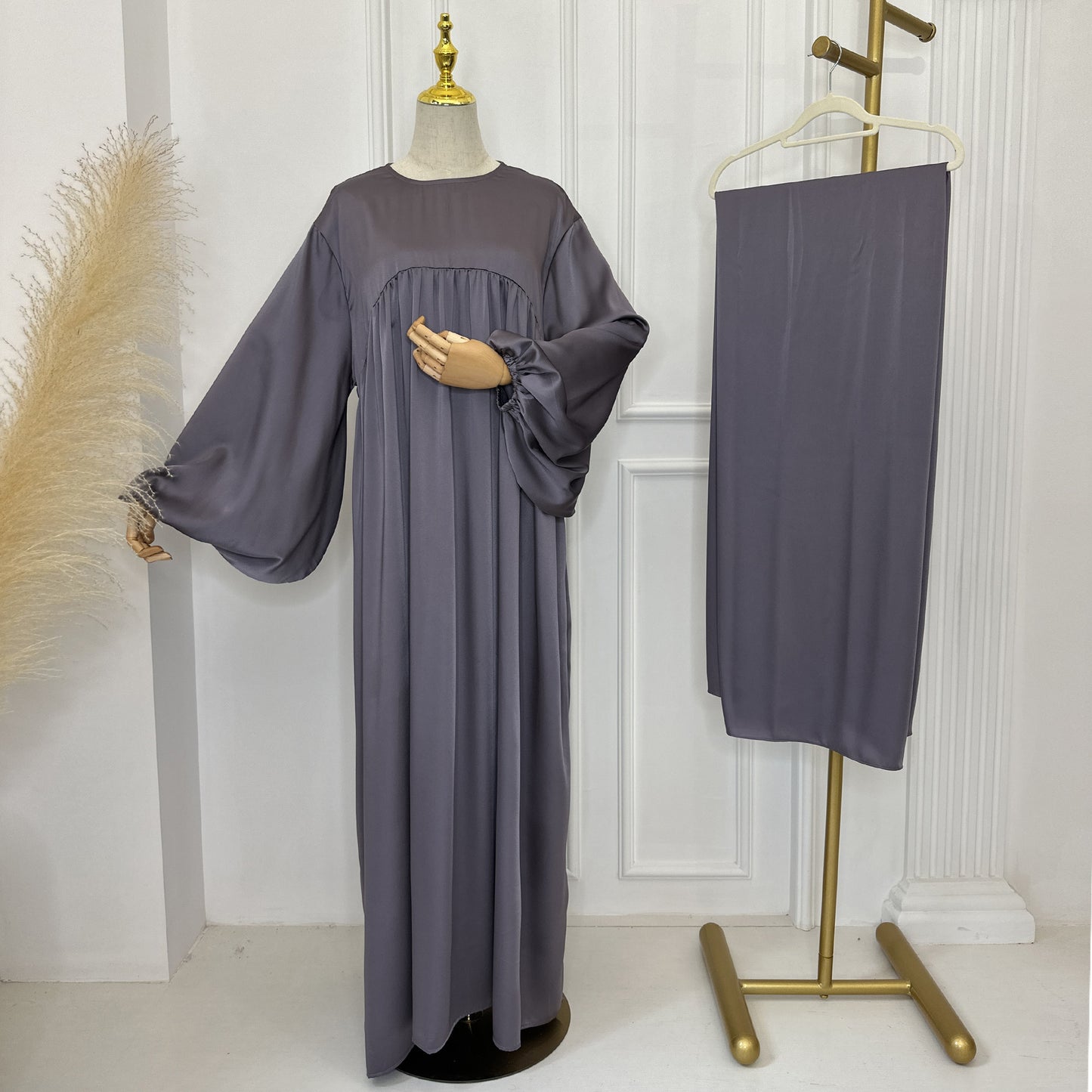 Oversize Kleid mit Hijab