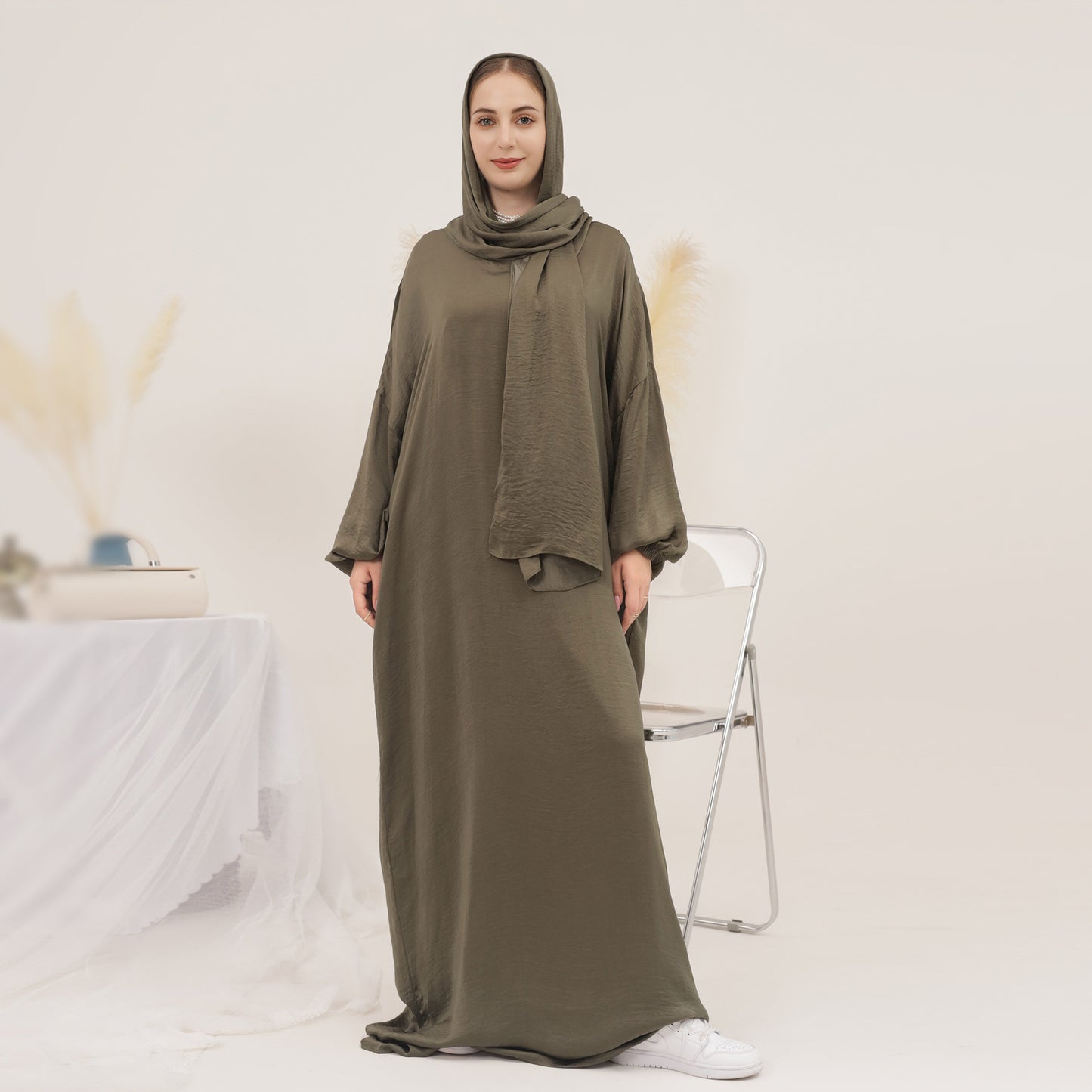 Abaya-Kleid mit Kopftuch