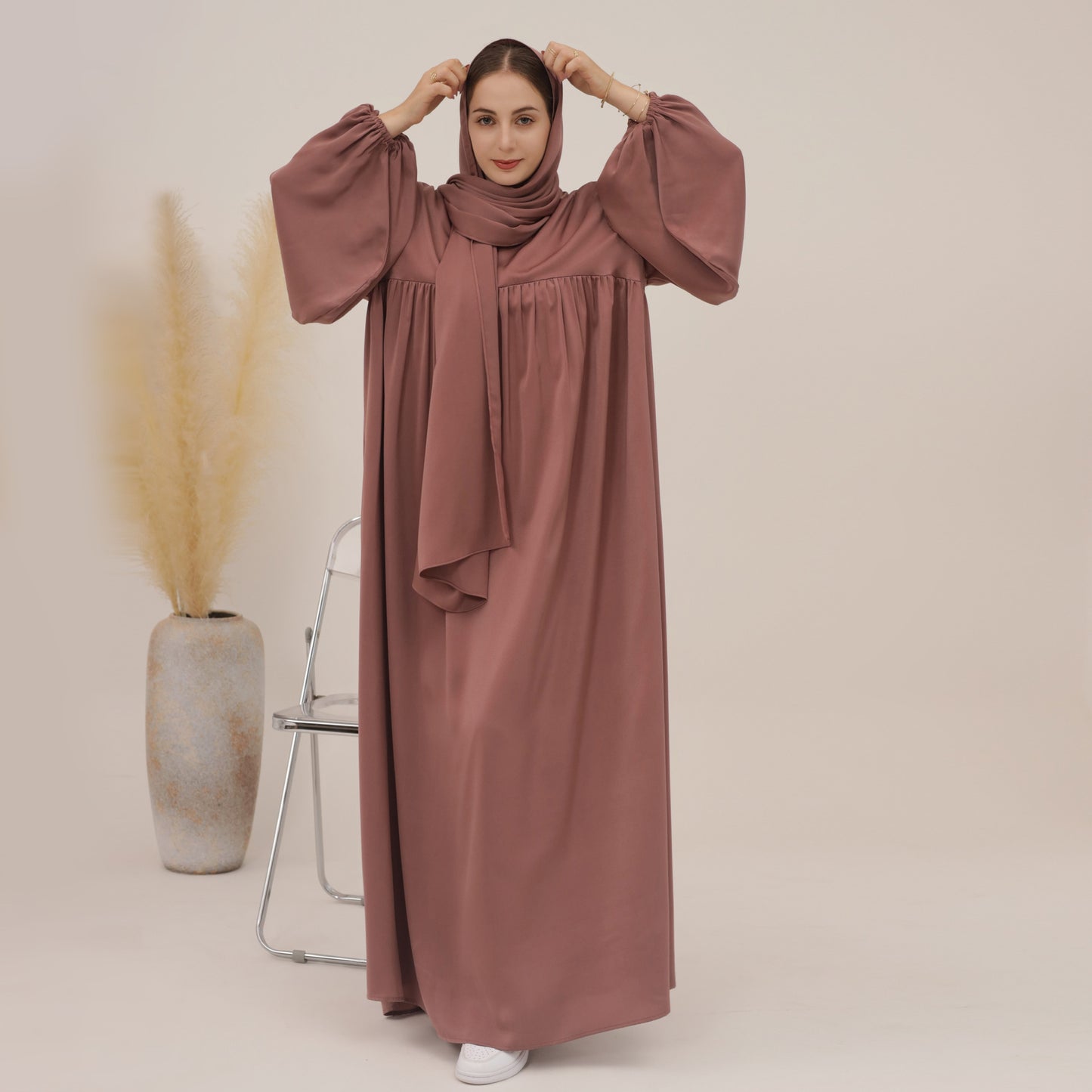 Oversize Kleid mit Hijab