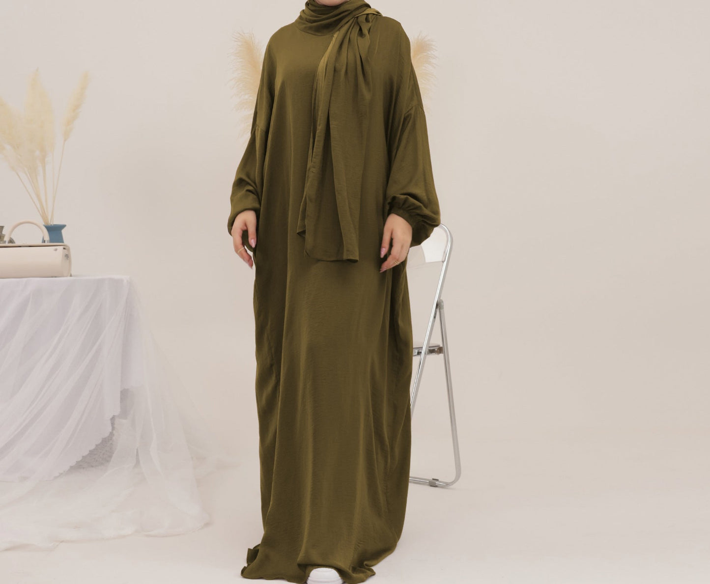 Abaya-Kleid mit Kopftuch